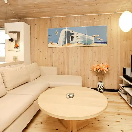 Four-bedroom In 1 Holiday home *