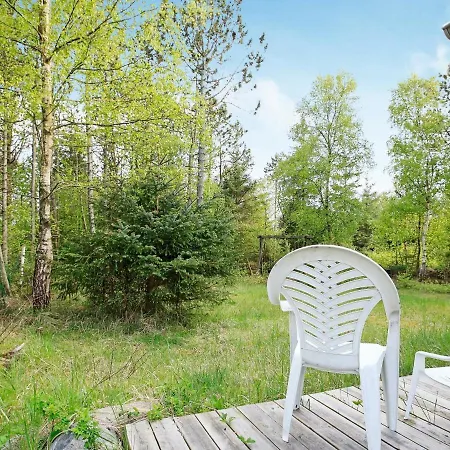 8 Person In Albaek-by Traum *