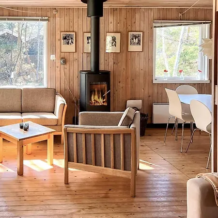 8 Person In Albaek-by Traum *